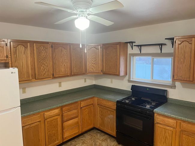 331 S West St, House other with 3 bedrooms, 2 bathrooms and null parking in NESHKORO WI | Image 5