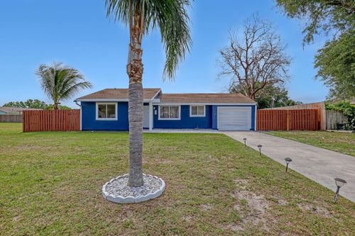 2055 Se West Dunbrooke Cir, Port St. Lucie, FL, 34952-8123 | Card Image