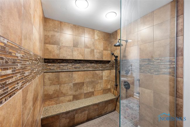 Primary Walk-In Shower | Image 23