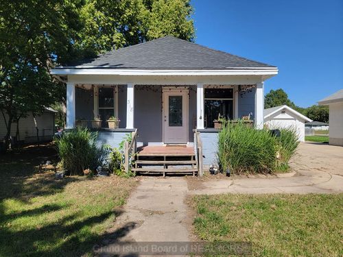 318 E 14th St, Grand Island, NE, 68801-2504 | Card Image