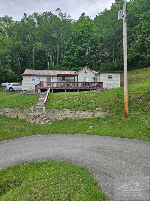 401 Goad Ave, Matoaka, WV, 24736 | Card Image