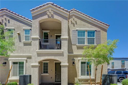 678 Anemone Ln, Henderson, NV, 89015-7690 | Card Image