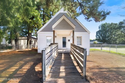 1000 Maple St, Elizabeth Cty, NC, 27909-3726 | Card Image