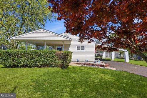 14 Dewberry Ln, LEVITTOWN, PA, 19055-1712 | Card Image