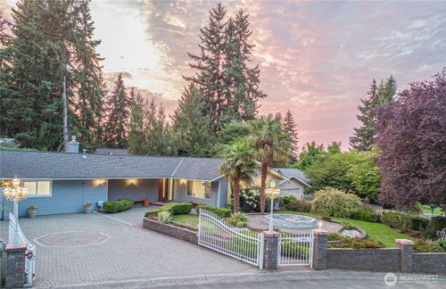 13016 51st Dr Se, Everett, WA, 98208-9525 | Card Image