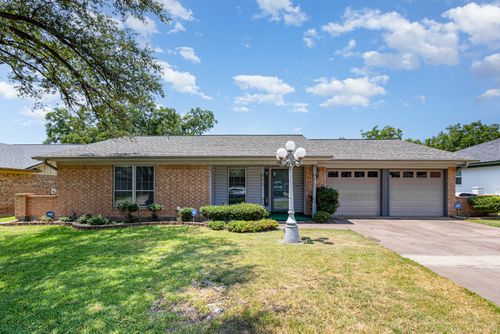 1914 Roosevelt Dr, Pantego, TX, 76013-4621 | Card Image