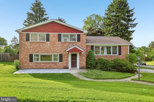2595 Eastwood Dr, YORK, PA, 17402-3907 | Card Image