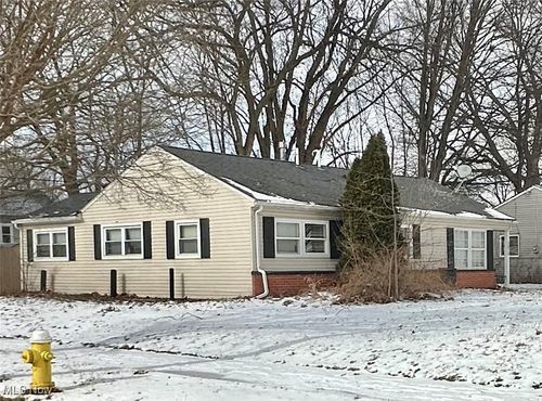 1376 Seward Ave, Akron, OH, 44320-3338 | Card Image