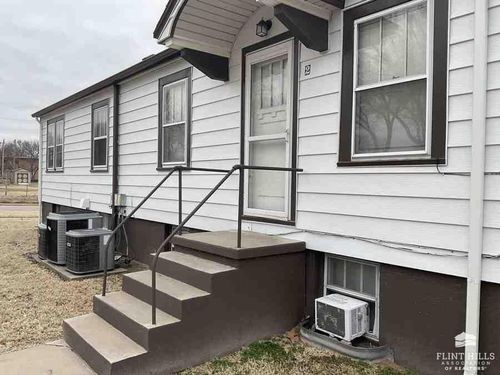 139 W 2nd St, Junction City, KS, 66441-3090 | Card Image