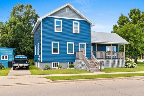 107 Park Avenue, Oconto, WI, 54153 | Card Image