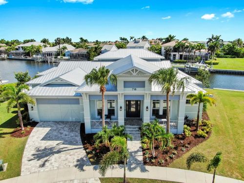 718 Pinckney Dr, APOLLO BEACH, FL, 33572-3460 | Card Image