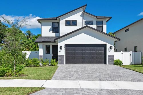 580 Lucky Ln, Delray Beach, FL, 33444-8150 | Card Image