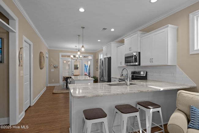 Kitchen Bar Seating | Image 8