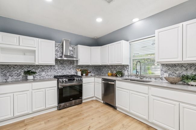 1 Whispering Vine Ct, House other with 4 bedrooms, 3 bathrooms and null parking in Grapevine TX | Image 9