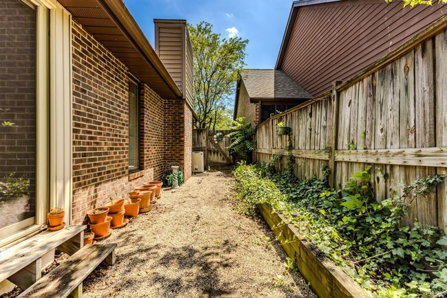 UNIT-10 - 3400 W Riggin Rd, Condo with 2 bedrooms, 2 bathrooms and null parking in Muncie IN | Image 25