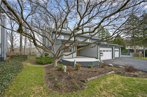 7516 Spectrum Way, Fayetteville, NY, 13066-2576 | Card Image