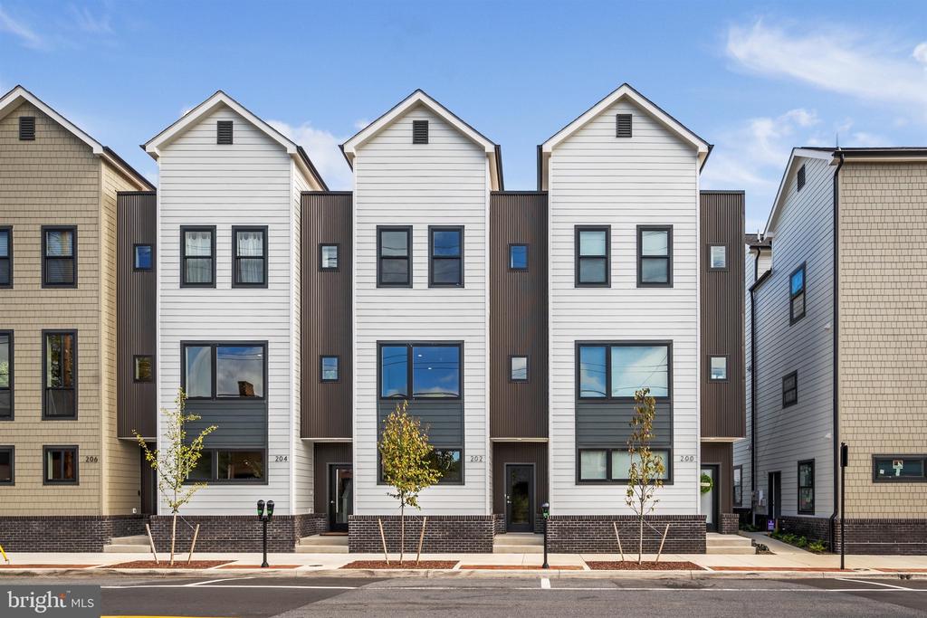 Piccadilly St, Winchester, VA 22601