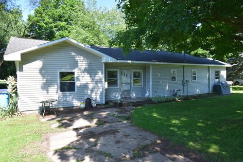 325 Dallas St, Colon, MI, 49040-9379 | Card Image