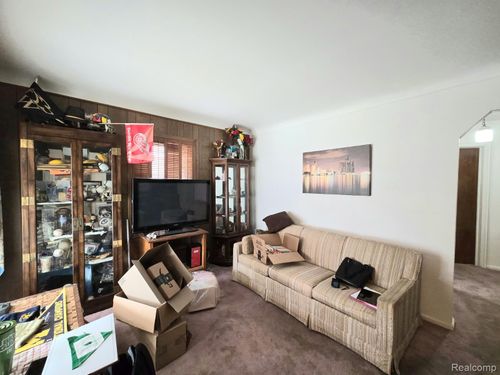 2069 11th St, Wyandotte, MI, 48192-3809 | Card Image