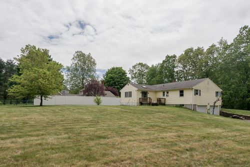 104 East St, Hebron, CT, 06248-1376 | Card Image