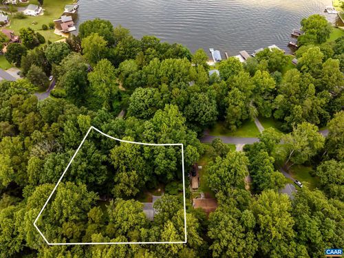 2011 S Lakeshore Dr, LOUISA, VA, 23093-5744 | Card Image