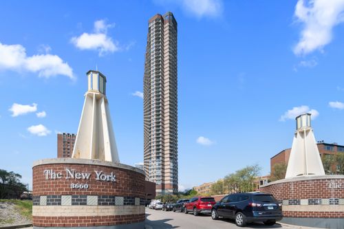 apt-2305-3660 N Lake Shore Dr, Chicago, IL, 60613-5311 | Card Image