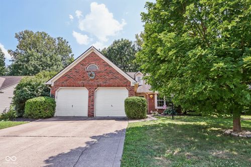 11329 Cherry Blossom East Dr, Fishers, IN, 46038-2405 | Card Image