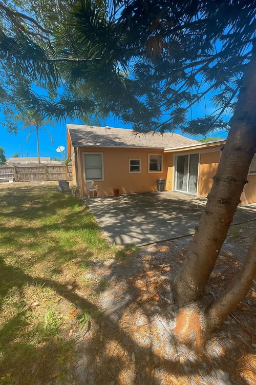 410 Minnesota St, Lantana, FL, 33462-2810 | Card Image