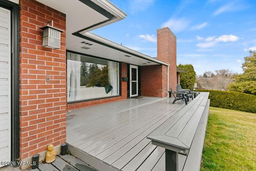 610 S 23rd Ave, Yakima, WA, 98902-4146 | Card Image