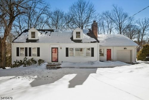 24 Raynor Rd, Morristown, NJ, 07960-2517 | Card Image