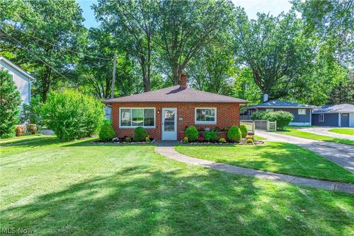 1565 Canterbury Rd, Westlake, OH, 44145-2442 | Card Image
