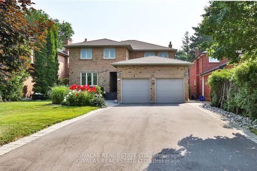 25 Sala Dr, Richmond Hill, ON, L4C8C3 | Card Image