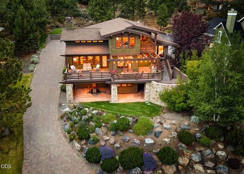 646 Nw Powell Butte Loop, Bend, OR, 97703-5535 | Card Image
