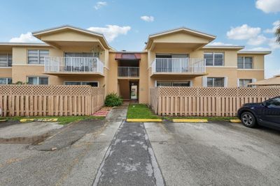 1A - 4350 Nw 79th Ave, Condo with 2 bedrooms, 2 bathrooms and null parking in Doral FL | Image 1