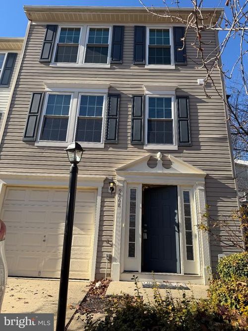 9068 Falcon Glen Ct, BRISTOW, VA, 20136-5739 | Card Image