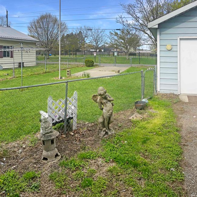 1057 Cone St, House other with 2 bedrooms, 1 bathrooms and null parking in Elkhart IN | Image 23