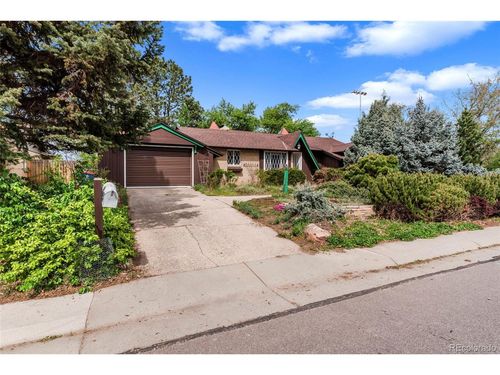 835 Hoyt St, Lakewood, CO, 80215-5819 | Card Image