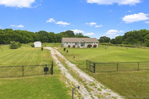 281 Olive Branch Dr, Springer, OK, 73458-9702 | Card Image