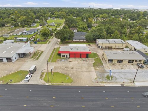 1201 Gerstner Memorial Dr, Lake Charles, LA, 70601-4851 | Card Image