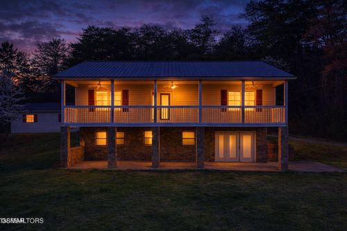 1429 Windsor Dr, Dandridge, TN, 37725-6445 | Card Image