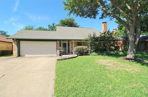 822 Via Valencia, Mesquite, TX, 75150-3028 | Card Image