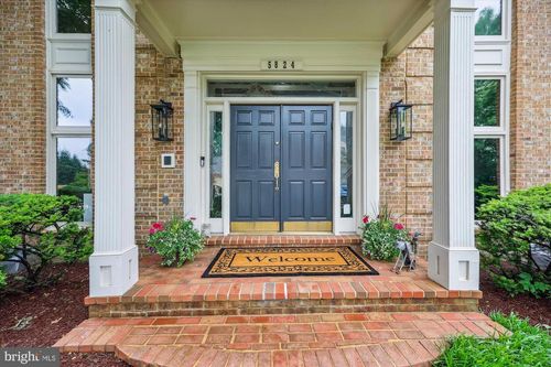 5824 Mossrock Dr, NORTH BETHESDA, MD, 20852-3237 | Card Image