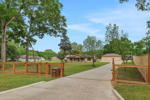 31637 Bohlssen Rd, New Caney, TX, 77357-7836 | Card Image