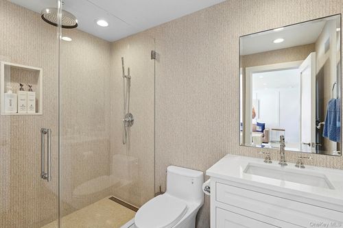 785 Dune Rd, Southampton, NY, 11968-4715 | Card Image