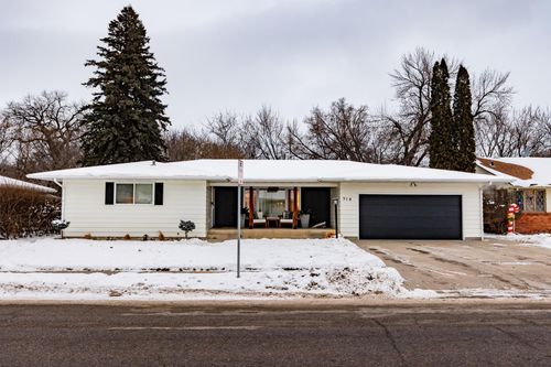 514 7th Ave W, West Fargo, ND, 58078-1507 | Card Image