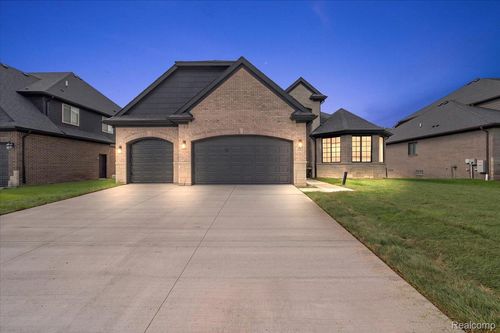 24462 Sawgrass Dr, Macomb, MI, 48042-4200 | Card Image