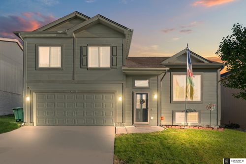 9120 Hanover St, Omaha, NE, 68122-5418 | Card Image