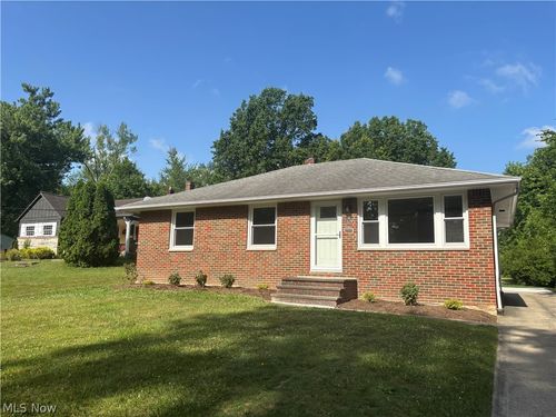 1574 Sunview Rd, Lyndhurst, OH, 44124-2839 | Card Image