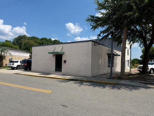 3995 Walnut St, Loris, SC, 29569-2333 | Card Image
