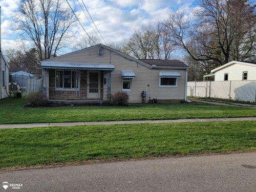 211 Athletic St, Otisville, MI, 48463-7710 | Card Image